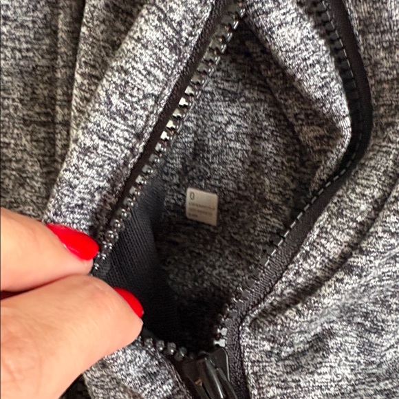 Define zip up size 0 - Picture 2 of 3